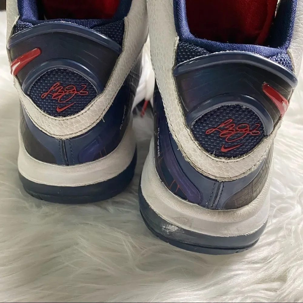 Nike Lebron VIII Independence Day White Blue Red  415238-100 Sneakers 7Y EUR 40